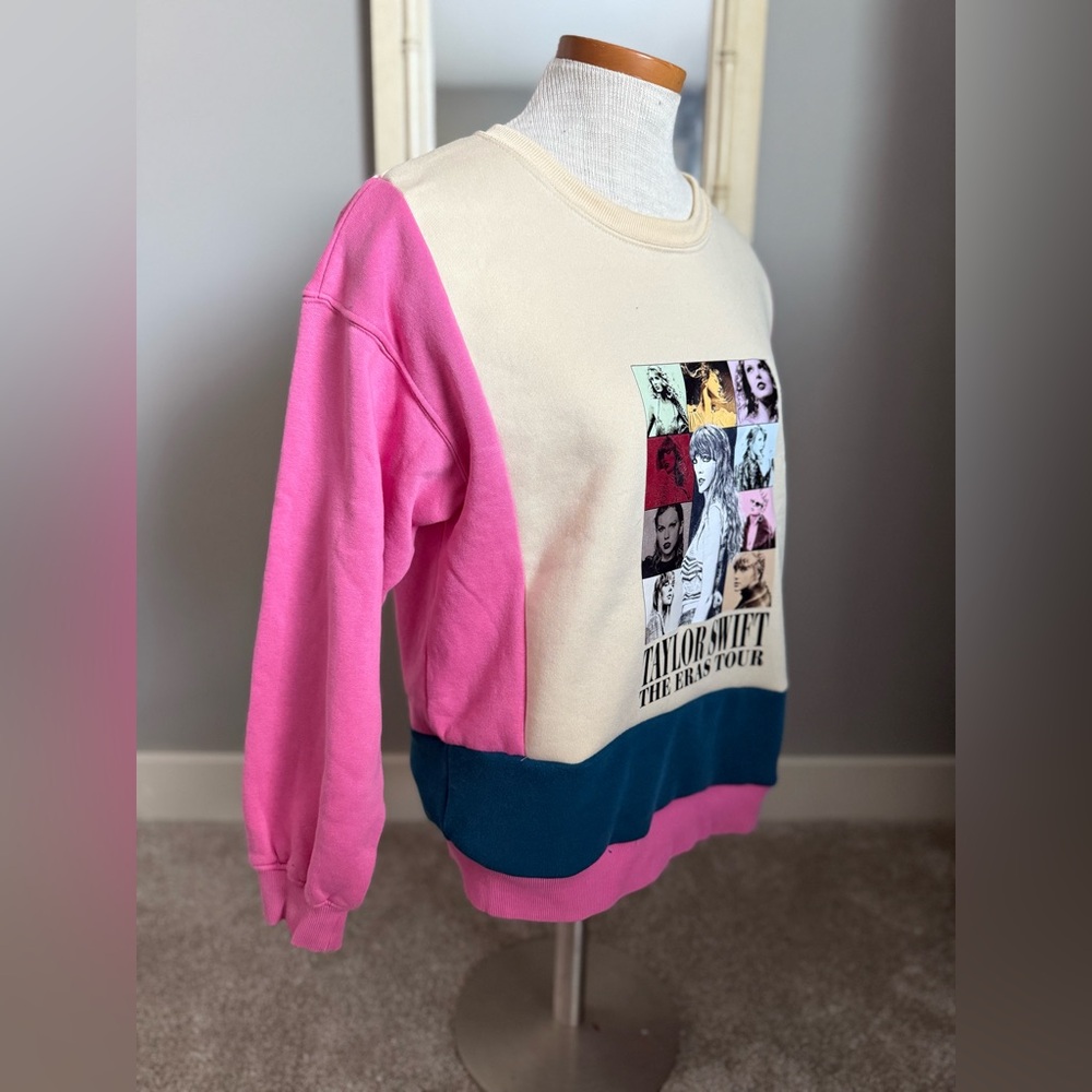Taylor Swift Reworked Colorblock Sweater with heart patchwork size large - Picture 2 of 9